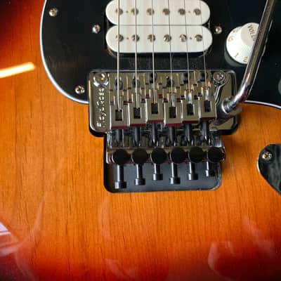 Fender Player Stratocaster Floyd Rose HSS with Pau Ferro Fretboard 2018 - Present - 3-Color Sunburst image 2