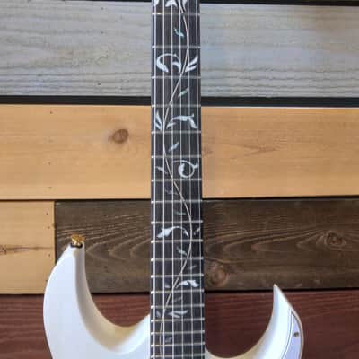 Ibanez - JEM7VP | Steve Vai Signature Series Jem Electric Guitar / White image 3