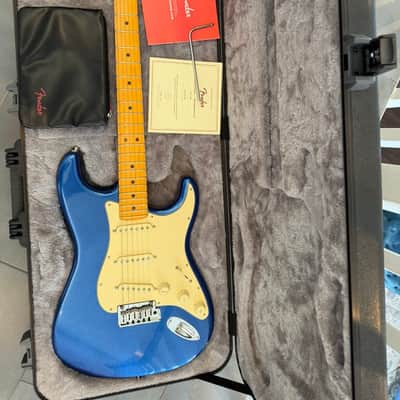 Fender American Ultra Stratocaster 2022 - Present - Cobra Blue image 3