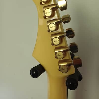 Aria Pro II ZZ Deluxe 1983 Explorer Type Cream White Original soft case image 18