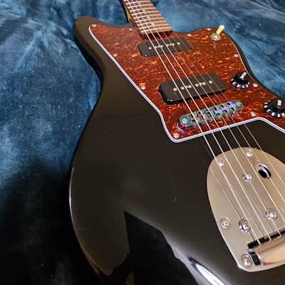 Vintage V65V-BK  Reissued Series with Vibrato 2010s - Gloss Black image 2