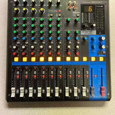 Yamaha MG12XU 12-Channel Analog Mixer 2016 - Present - Black image 3
