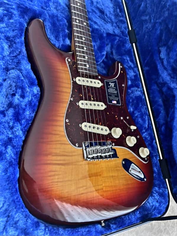 Fender 70th Anniversary American Professional II Stratocaster 2024 Comet Burst