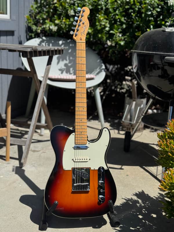 Fender American Deluxe Telecaster (3-Pickup) with Maple Fretboard 1998 - 1999 - 3-Color Sunburst