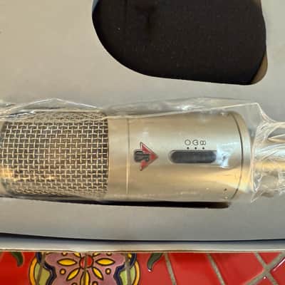 Studio Projects B3 Large Diaphragm Multi-Pattern Microphone 2010s - Silver image 3
