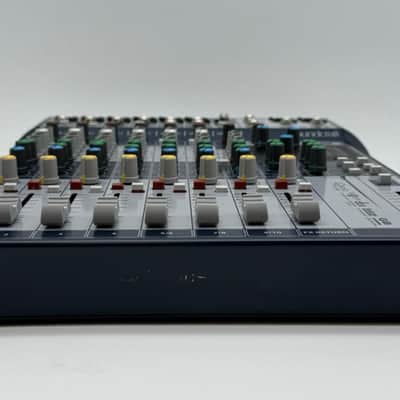 Soundcraft Signature 10 Analog Mixer image 3