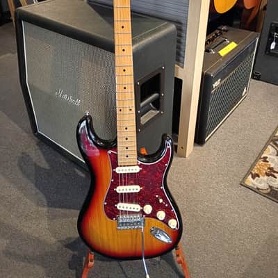 Tagima TG-530 S-Style Guitar with Techwood Fretboard 2021 - Present - Sunburst image 4