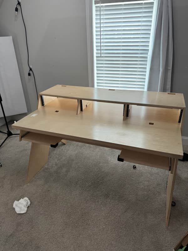 Output Defi Platform Desk 2021 - Natural Wood image 1