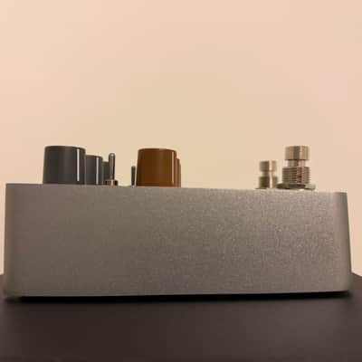 Universal Audio OX Stomp Dynamic Speaker Emulator 2023 - Present - Silver image 4