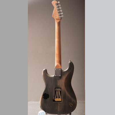 AXN™ Model Two Guitar with 81' Artwork image 2