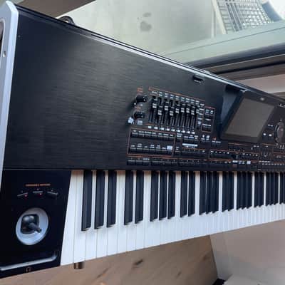 Korg Pa4X 76-Key Professional Arranger 2010s - Black image 2