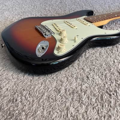 Fender Vintera ‘60s Stratocaster 2021 MIM Sunburst Pau Ferro Fretboard Guitar image 3