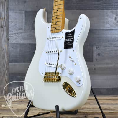 Mint Fender Limited Edition Vintera III Late 50s Stratocaster - Maple Fingerboard- White Blonde with Bag image 12