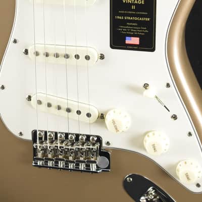 Mint Fender American Vintage II 1965 Stratocaster Shoreline Gold Round-Lam Rosewood Fingerboard image 3