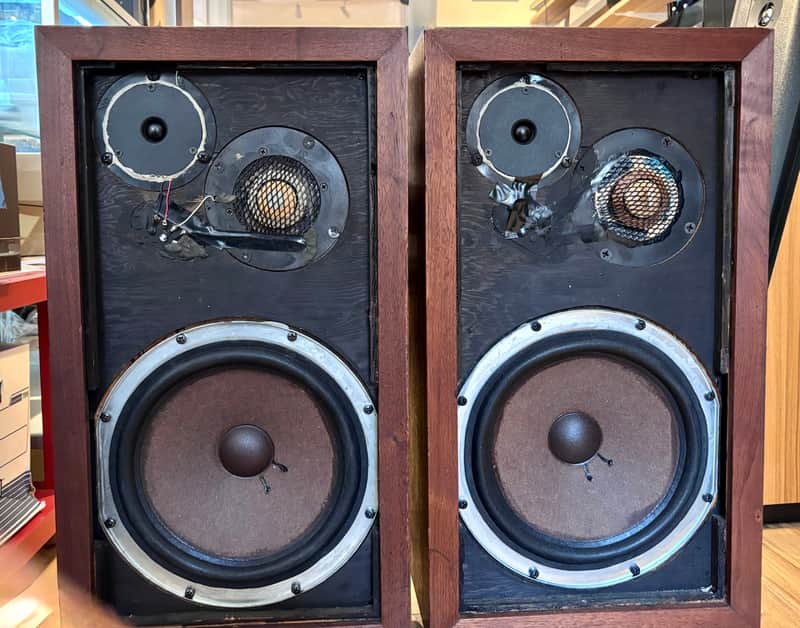 Acoustic Research AR-3 Loudspeaker System (1965-71) - VINTAGE