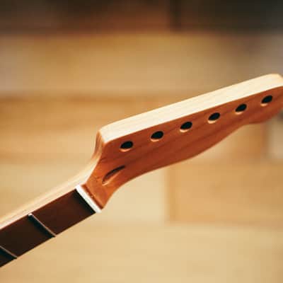 Telecaster Neck – Roasted Maple | 22 Stainless Steel Frets | Nitro Satin Finish | Bone Nut image 4