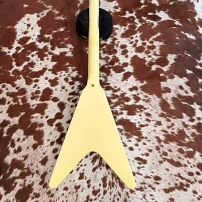 2009 Gibson Flying V ’67 Reissue – Exceptional Player – Duncan SH-5/Jazz – OHSC and Papers image 4