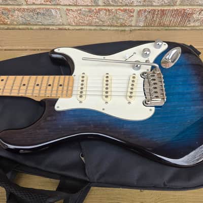 Vintage 1996 G&L S-500 USA Electric Guitar w/ Fender Gig Bag! image 3