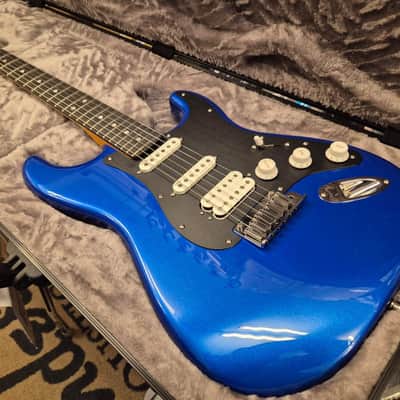 Fender American Ultra II Stratocaster HSS Noble Blue image 2