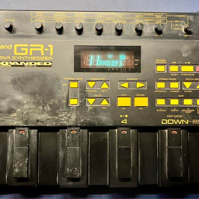 Roland GR-1 Guitar Synthesizer 1992 - 1996 - Black