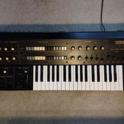 37-Key Monophonic Analog Dual Channel Synthesizer