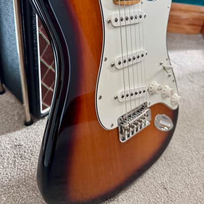 2024 Fender 70th Anniversary Player Stratocaster Two Tone Sunburst image 11