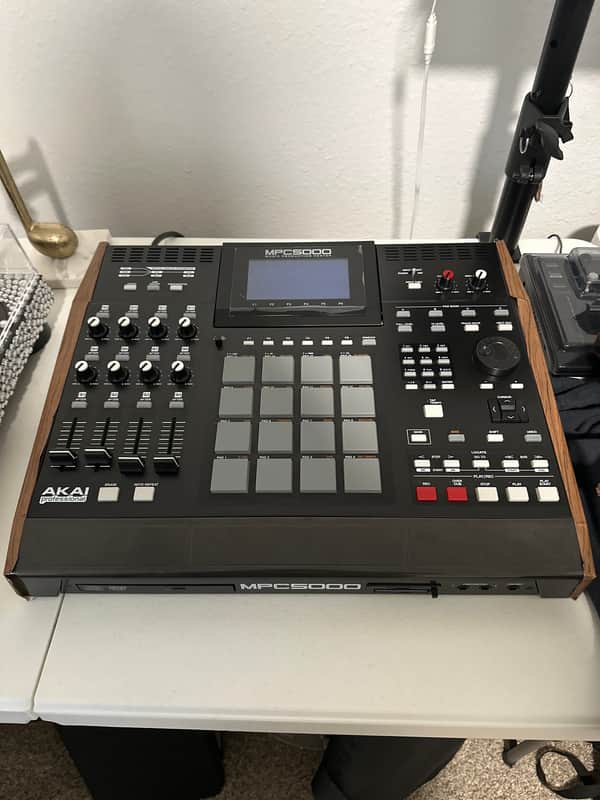 Akai MPC5000 Music Production Center 2008 - 2013 - Black