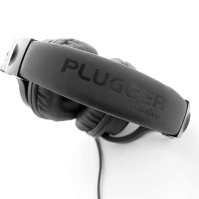 Closed dynamic headphones image 6