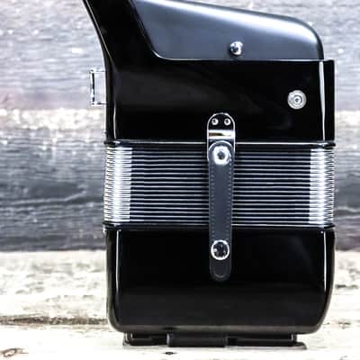 Hohner Bravo III 120 Black 120-Bass 41-Silent Key 3-Voice Piano Accordion w/Bag image 5