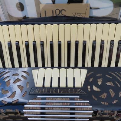 INTERNATIONAL LIRA 120 BASS ACCORDION MODEL 30 1960's BLACK EXCELLENT! image 3