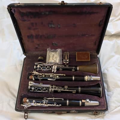 Boosey & Hawkes Matched pair B flat & A Early 1950s - B flat: Grenadilla wood body with a composite bell. A: Premium all-wood Grenadilla body and bell. image 2