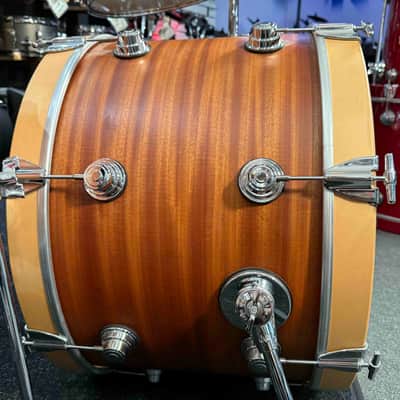 DW Classics Series 3-ply Mahogany/Poplar 3-Piece 12/16/22 Drum Kit Set in Natural Satin Oil with Chrome Hardware image 7
