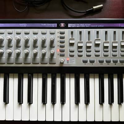 Novation ReMOTE 61 SL MIDI Controller 2006 - Silver image 3