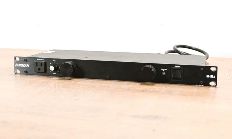 Furman M-8Lx 15A Merit Series Power Conditioner with Lights CG013ZY image 1