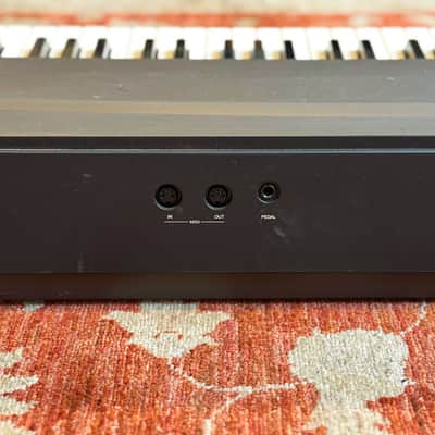 YAMAHA P-70 88-Key Graded Hammer Effect Electric PIano image 7