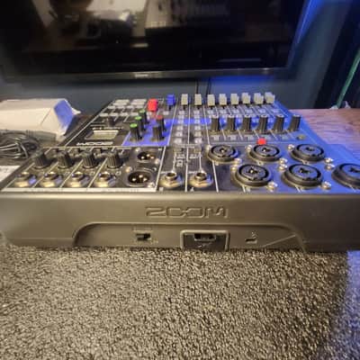 Zoom LiveTrak L-8 Digital Mixer / Recorder image 8