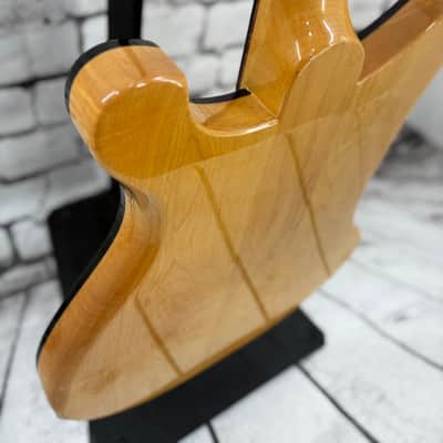 1985 Rickenbacker 4003 - Mapleglo with Black Hardware / Black Trim image 12