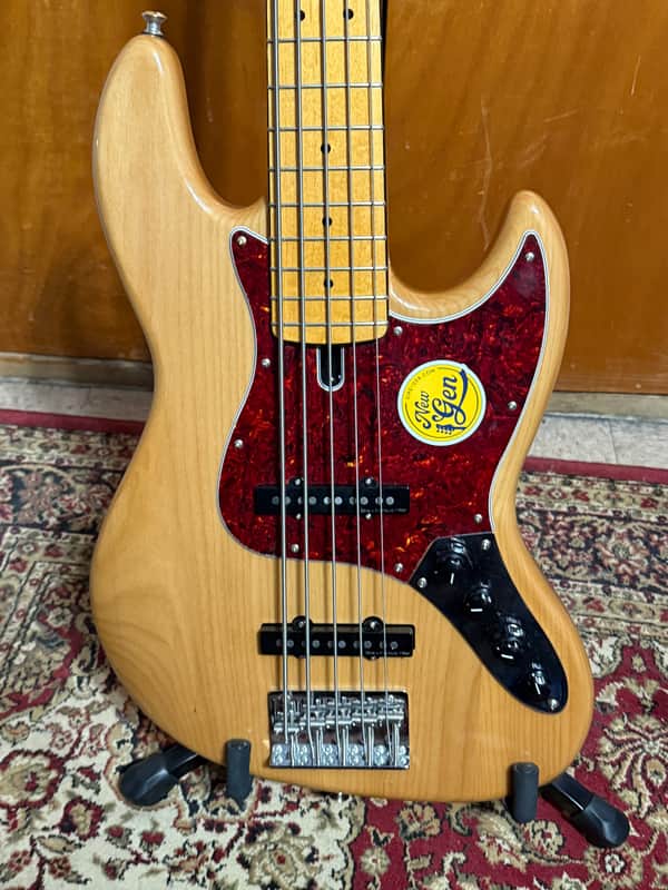 Sire Marcus Miller V7 5 String 2026 - Natural
