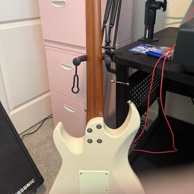 VOLA OZ RMN VW in Vintage white with Gig Bag image 4