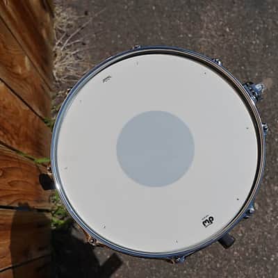 DW Design series Snare 5x13'' Pure Maple Shell 8-lug Flat Black Satin Lqr. 13'' Snare Drum image 5