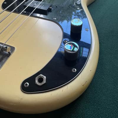 Fender Precision Bass, Maple Fretboard 1975 Olympic White image 9