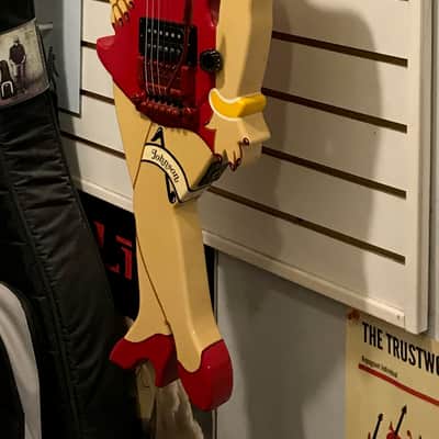 Johnson Betty Boop Guitar 1985 image 8