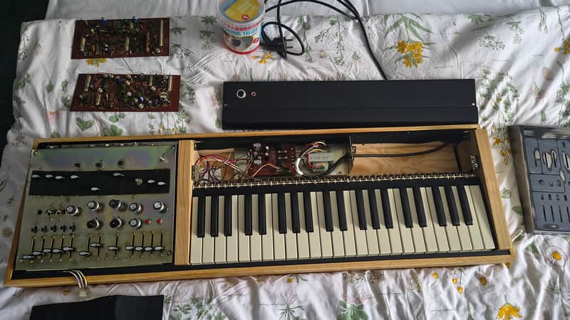 Roland SH3A synthesizer fixer upper 70's - Black/yellow image 1