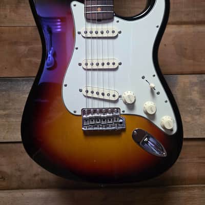 Fender American Vintage II 1961 Stratocaster (Pre-Owned) - 3-Color Sunburst w/ Case image 2