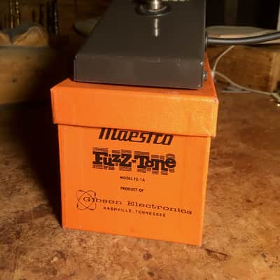 Castledine Maestro FZ-1 Fuzz Tone -  Early 3 Volt Version - Castledine - Pigdog - DAM - Gibson image 6