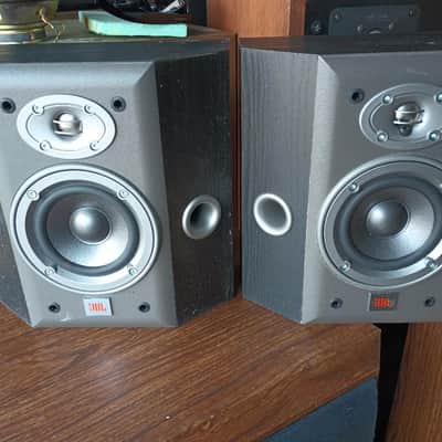 JBL E10 bookshelf speakers - 2000's image 1
