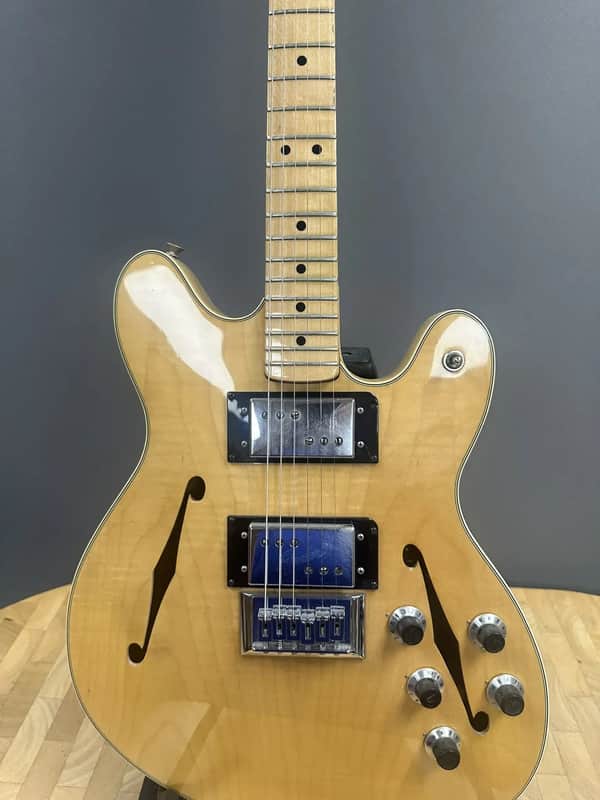 Fender Starcaster 1976 Natural guitar