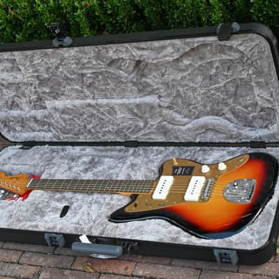 Fender Limited Edition Vintera II Road Worn 50s Jazzmaster- 3-Color Sunburst image 16