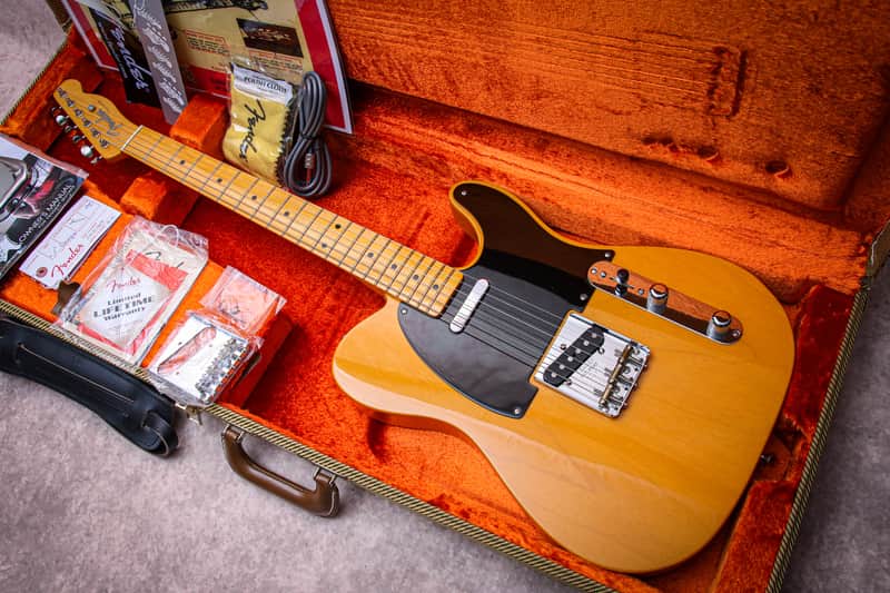 FENDER USA American Vintage '52 Reissue Telecaster "Butterscotch Blonde + Maple" (2011)