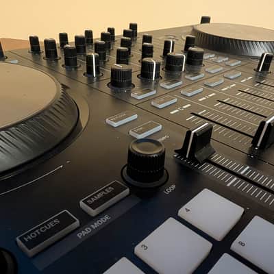 Native Instruments Traktor Kontrol S3 DJ Controller 2019 - Present - Black image 2
